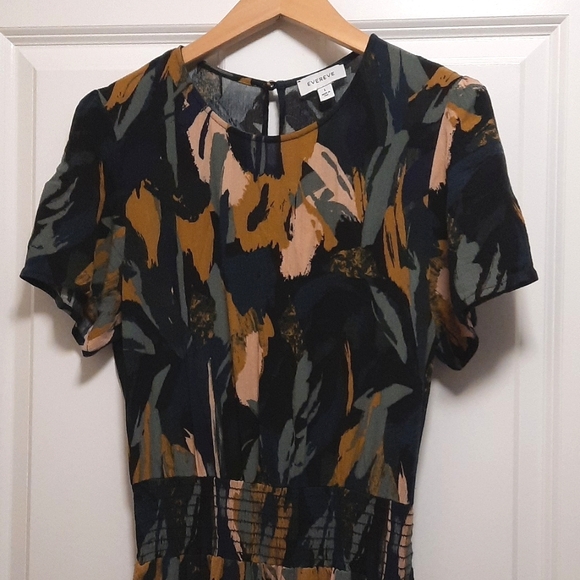 Evereve Alexis Smocked Midi Dress in Painterly Print - Picture 9 of 9